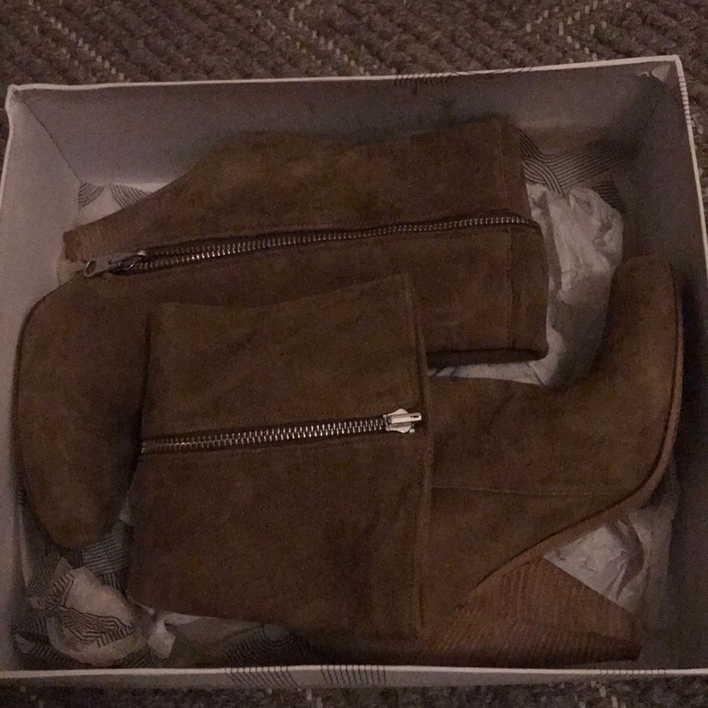 Belle by Sigerson Morrison Suede boots